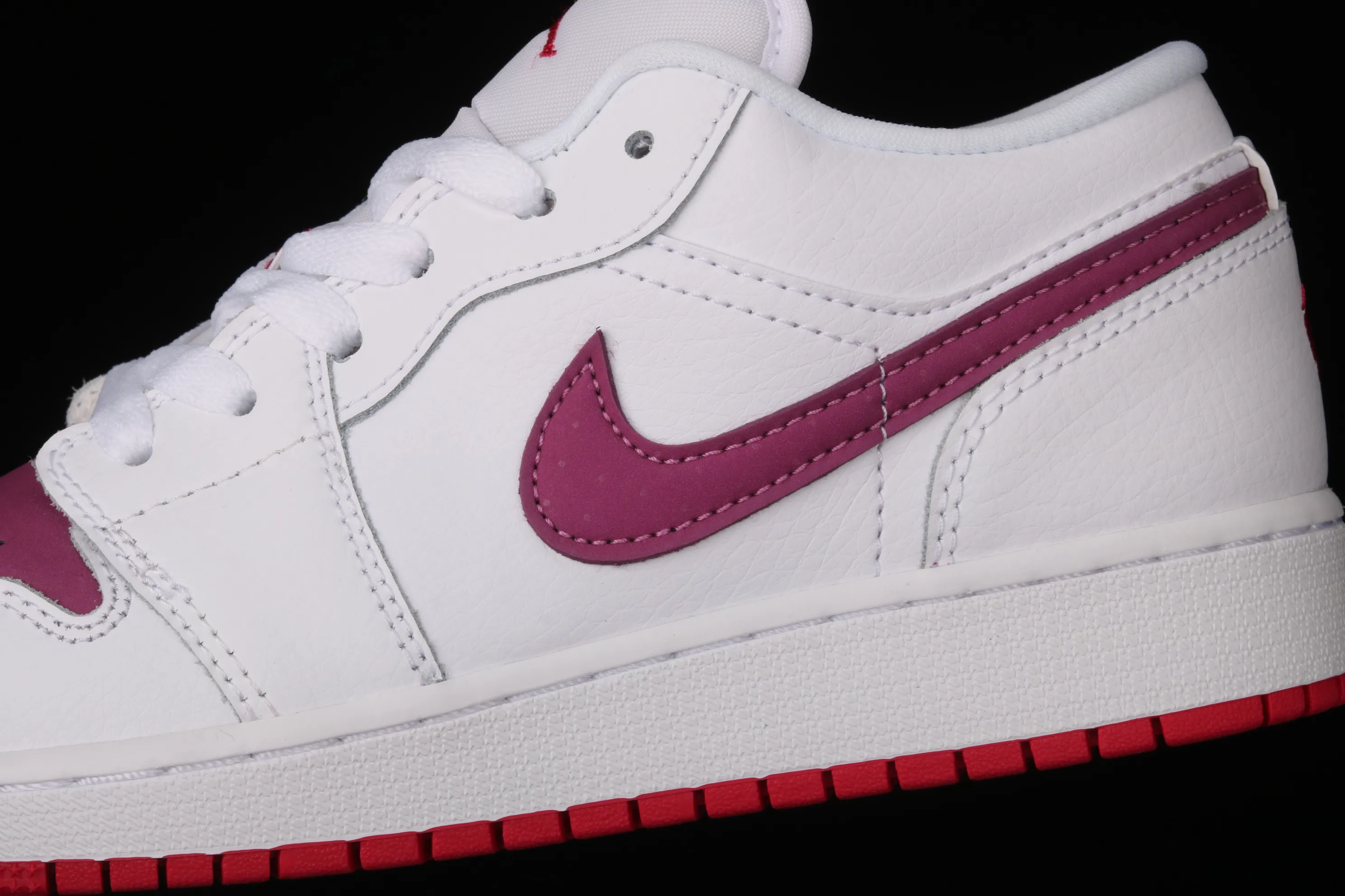 All categories Air Jordan Jordan series basketball shoes Air Jordan 1 Low G version pure original Air Jordan1 Low AJ1 Joe 1 Valentine's Day low-top basketball shoes 554723-161